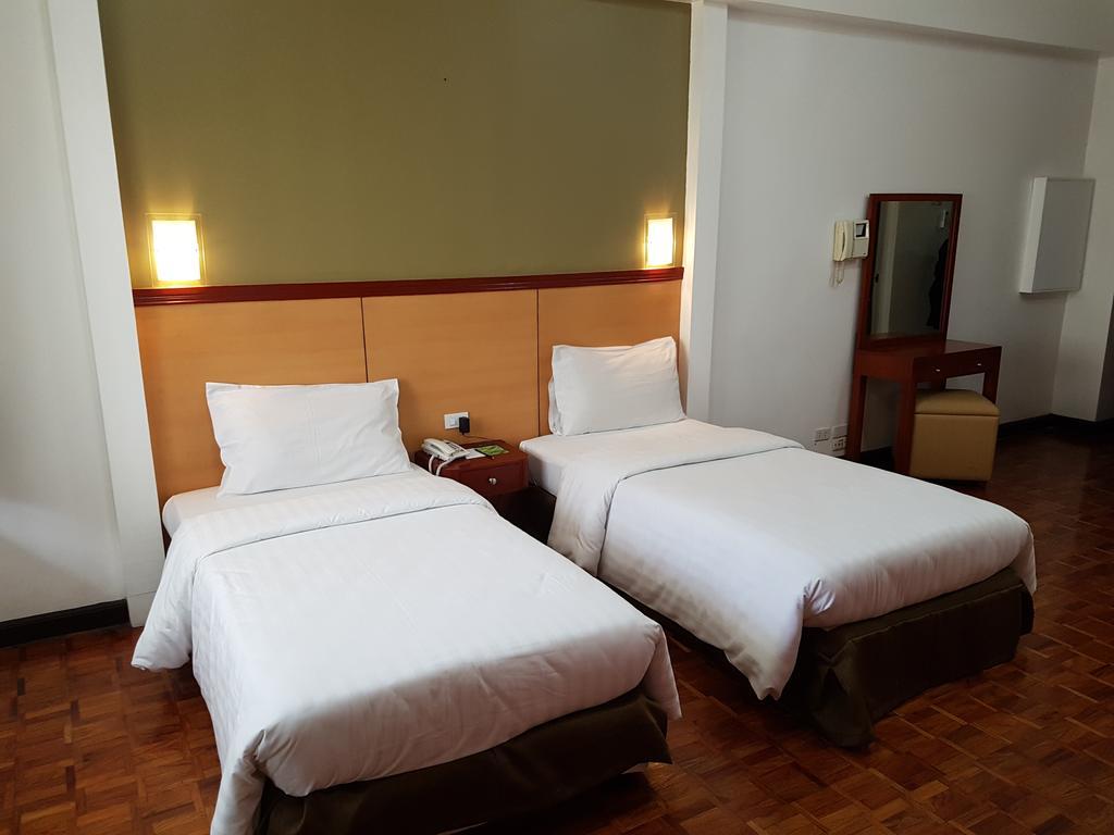 Bsa Tower Serviced Residences Makati City Exterior foto